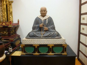 wooden statue of Shinran Shonin