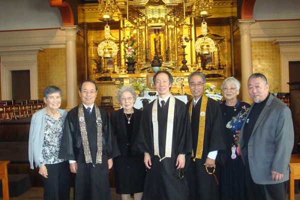 Edith Tanaka, Rimban Muneto, Alice Unno, Mark Unno, Bishop Matsumoto, Connie Fukumoto, and emcee Ernie Morikubo