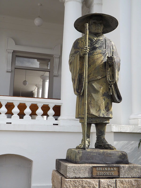Statue of Shinran Shonin at Hawaii Betsuin