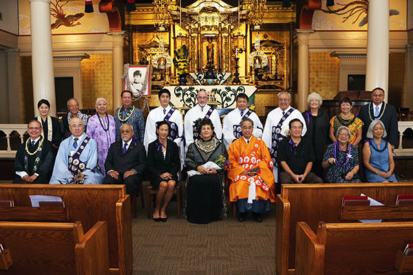 Group photo, Queen Liliuokalani Tribute service, honored guests with ministers