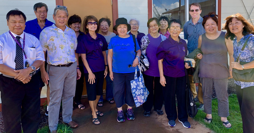 Betsuin group at Kahauiki Village with Duane Kurisu